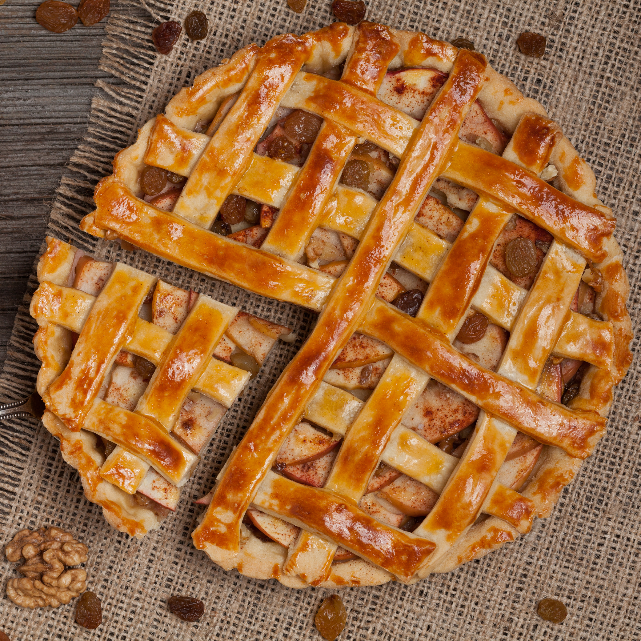 RAISIN AND APPLE PIE