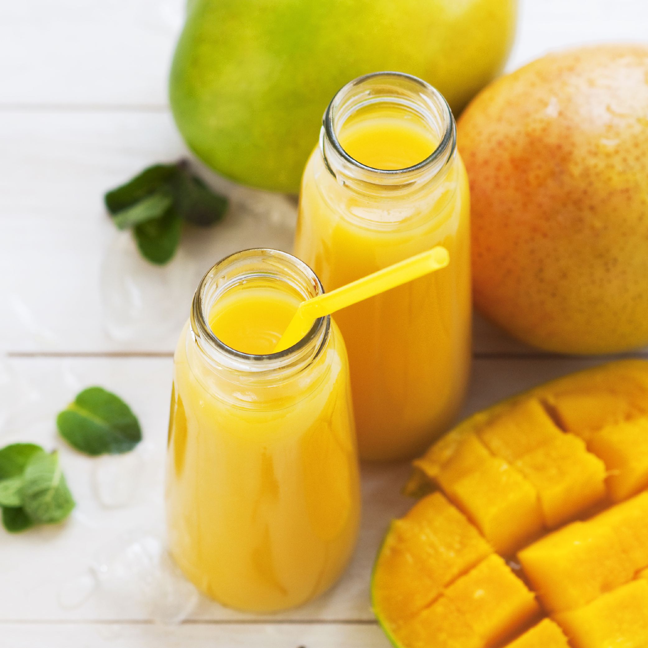 MANGO, THYME AND LIME CRUSH